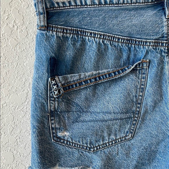 American Eagle 90’s Boyfriend Denim Short - Picture 8 of 12